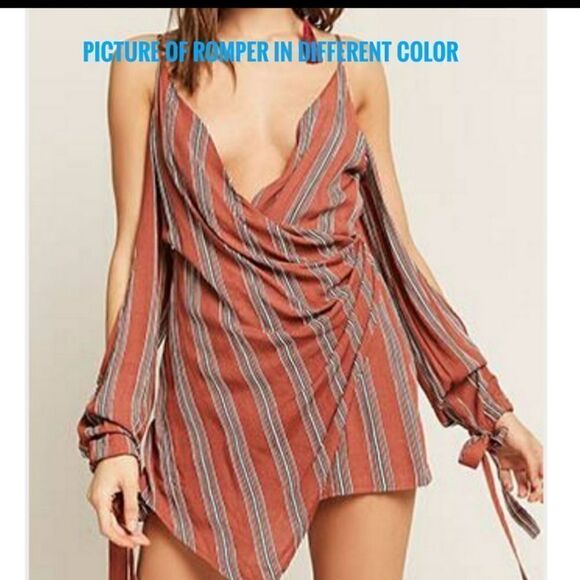 LUXXEL WOMEN'S COLD SHOULDER ROMPER SIZE SMALL - Picture 4 of 6